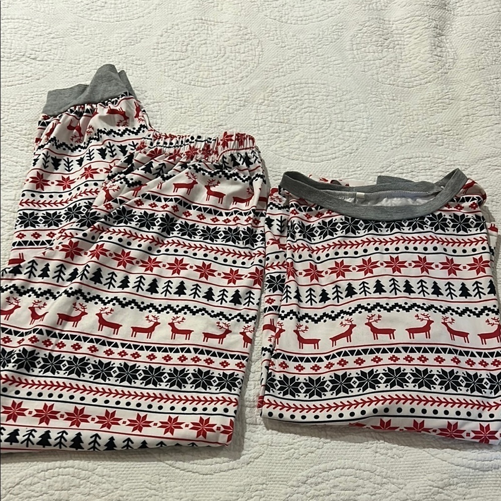 Festive Unisex Women’s pj’s. Medium